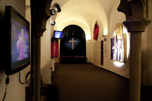 Wider die kirchliche Heilslehre (UG 01) © Fulvio Zanettini
